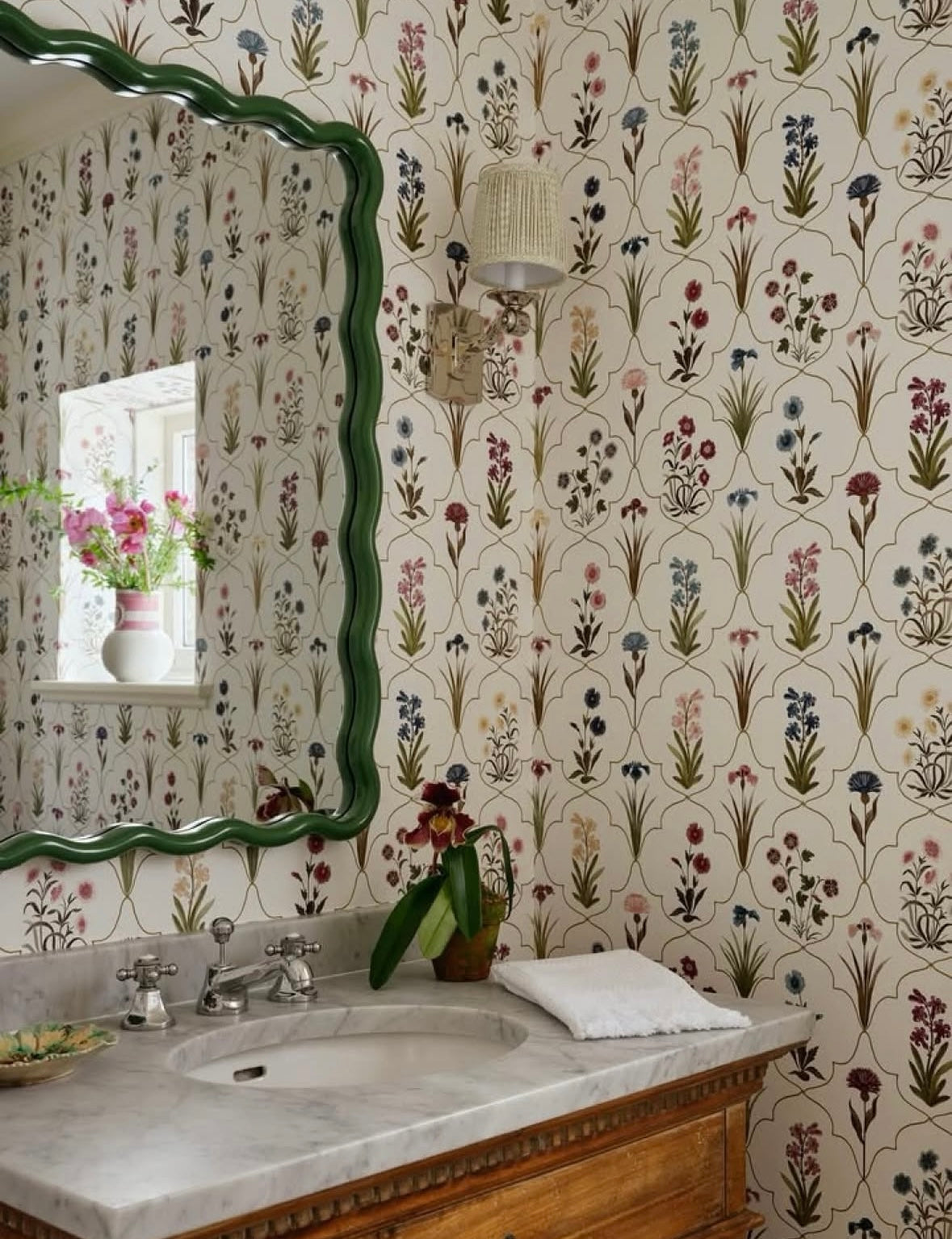 BOTANICA TRADING WALLPAPERS